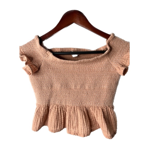 PINK AMERICAN EAGLE SMOCKED PEPLUM TOP! C8 - Picture 2 of 5